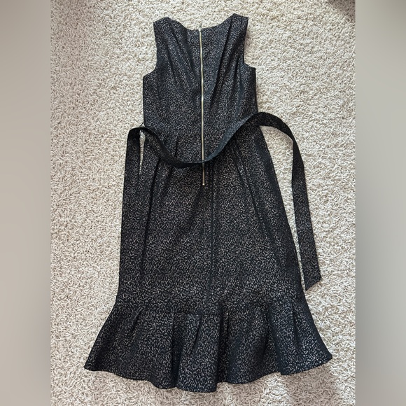Calvin Klein Women’s Size 2 Black and Gold Patterned Dress - Picture 6 of 10